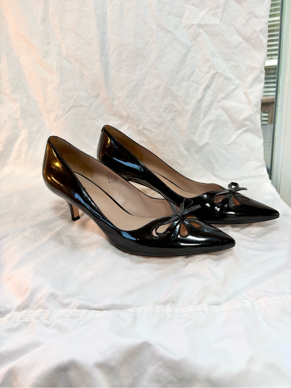 Joan & David Black Patent Pointed-Toe Heel Pumps with Bow Cutout